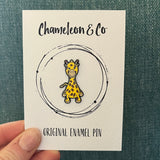 giraffe pin, giraffe enamel pin, giraffe enamel pin badge, giraffe badge, safari pin, jungle pin, jungle animal enamel pin badge