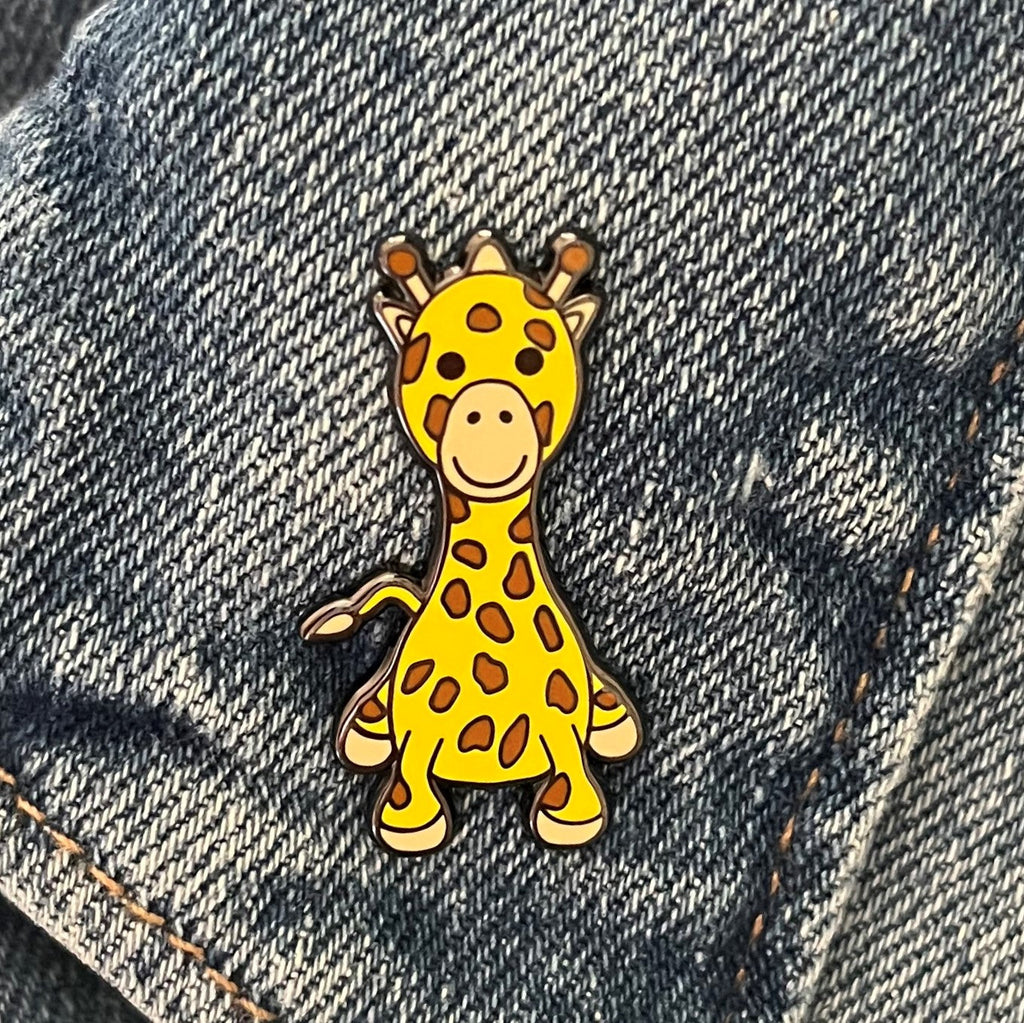 giraffe pin, giraffe enamel pin, giraffe enamel pin badge, giraffe badge, safari pin, jungle pin, jungle animal enamel pin badge