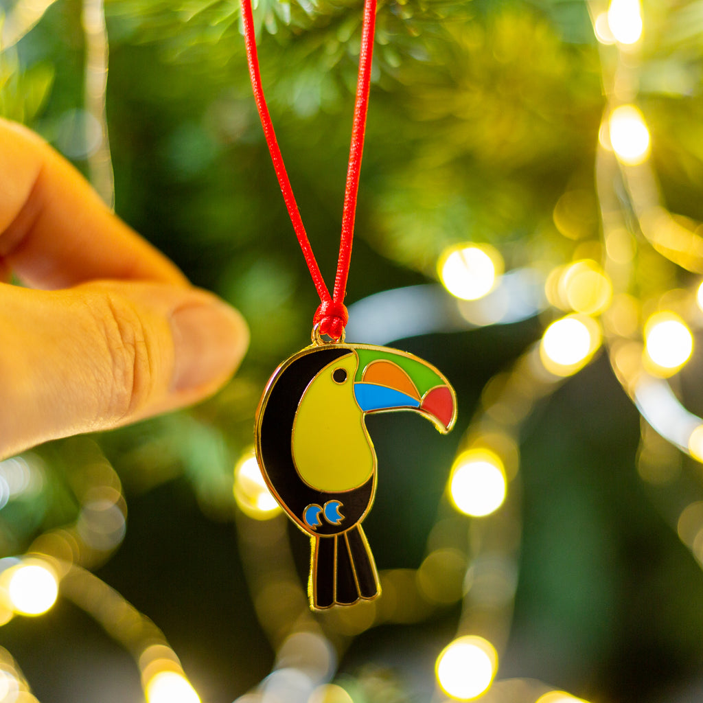 toucan christmas tree decoration, toucan xmas tree decoration, toucan hanging decoration, tropical decoration for xmas tree, bird christmas tree decoration, different christmas bauble, non traditional christmas bauble, alternative christmas bauble, alternative christmas tree decoration, alternative xmas tree decoration